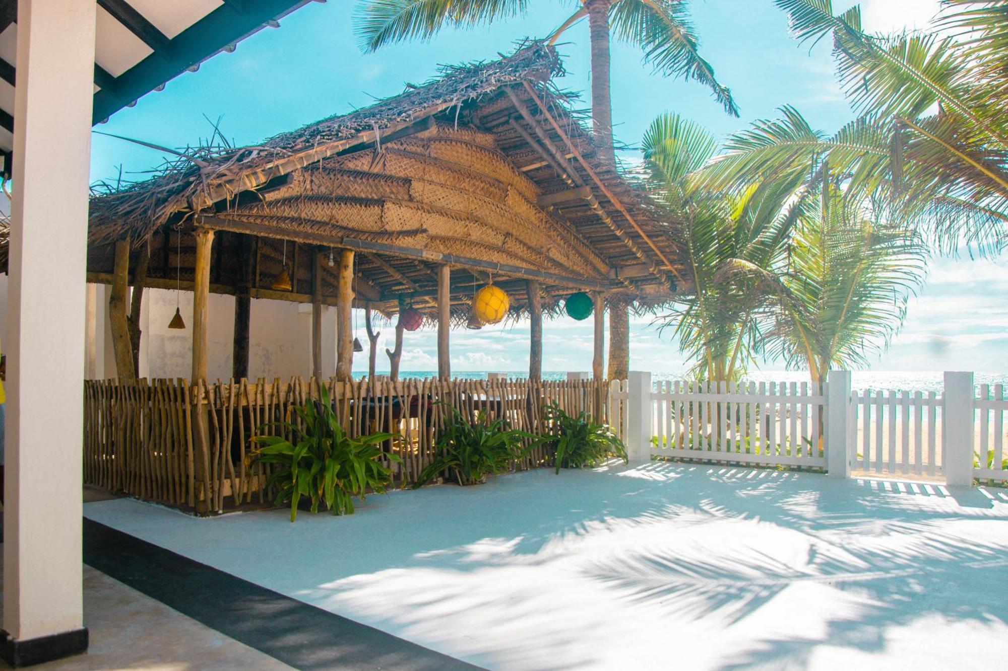 Sailors' Bay Bed & Breakfast Hikkaduwa Bagian luar foto