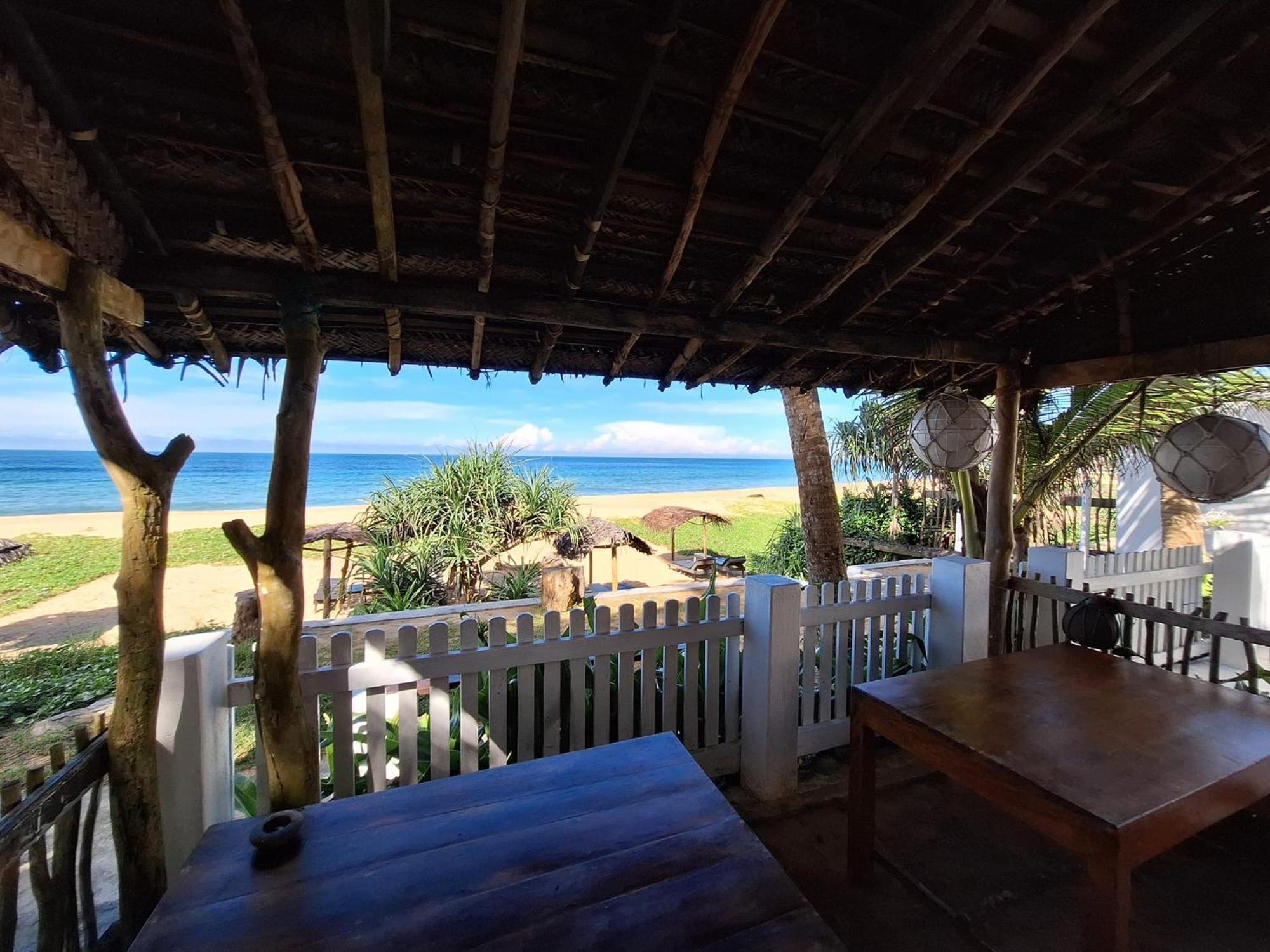 Sailors' Bay Bed & Breakfast Hikkaduwa Bagian luar foto