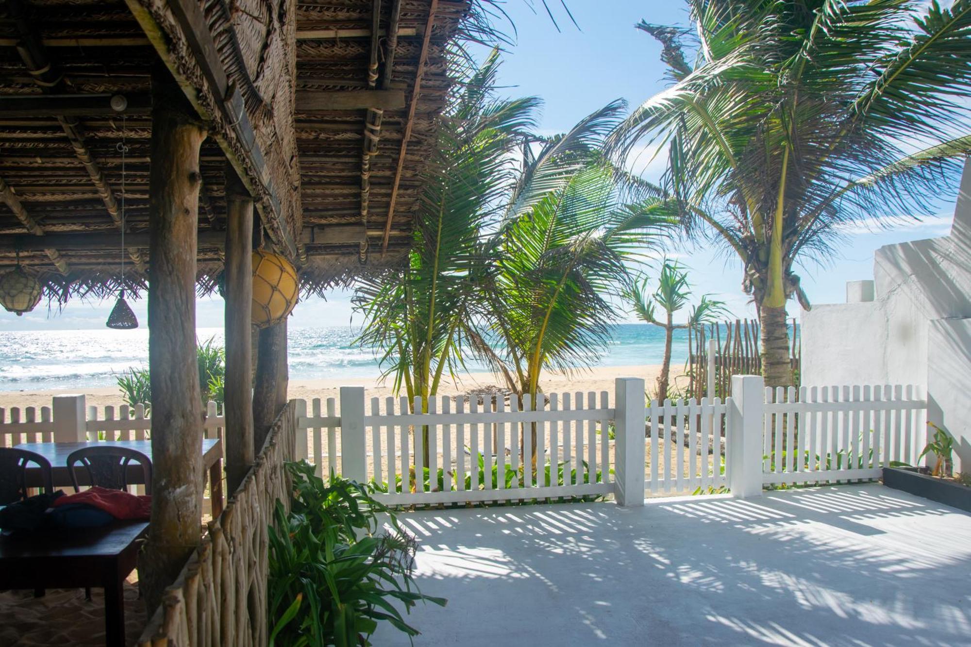 Sailors' Bay Bed & Breakfast Hikkaduwa Bagian luar foto