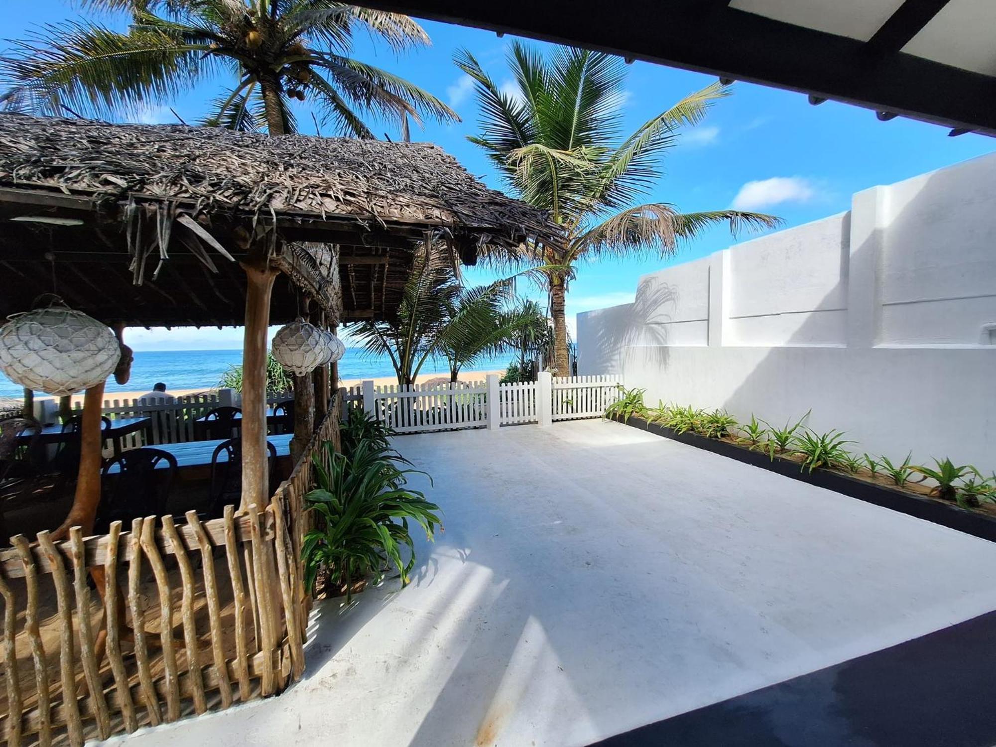 Sailors' Bay Bed & Breakfast Hikkaduwa Bagian luar foto
