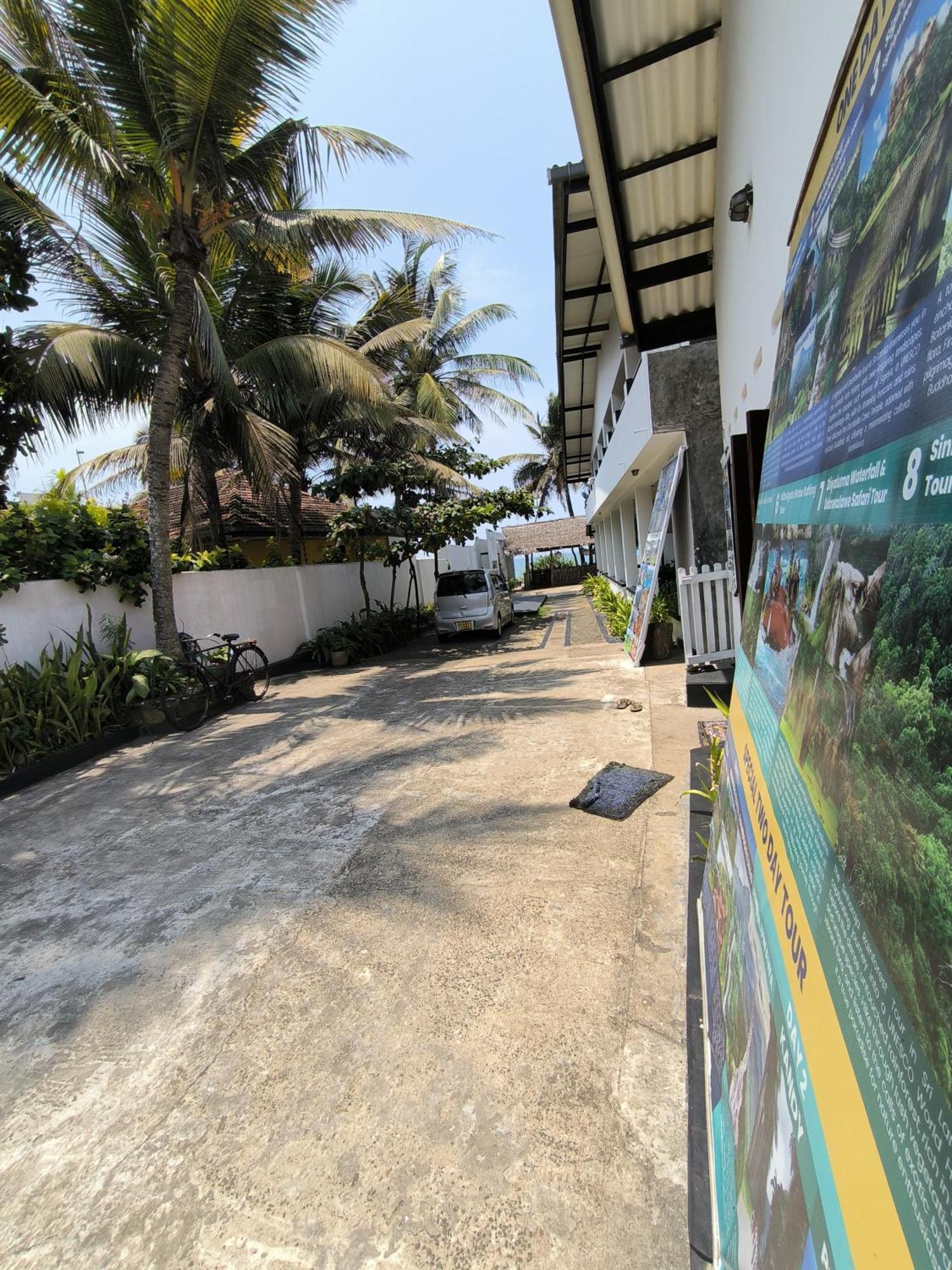 Sailors' Bay Bed & Breakfast Hikkaduwa Bagian luar foto