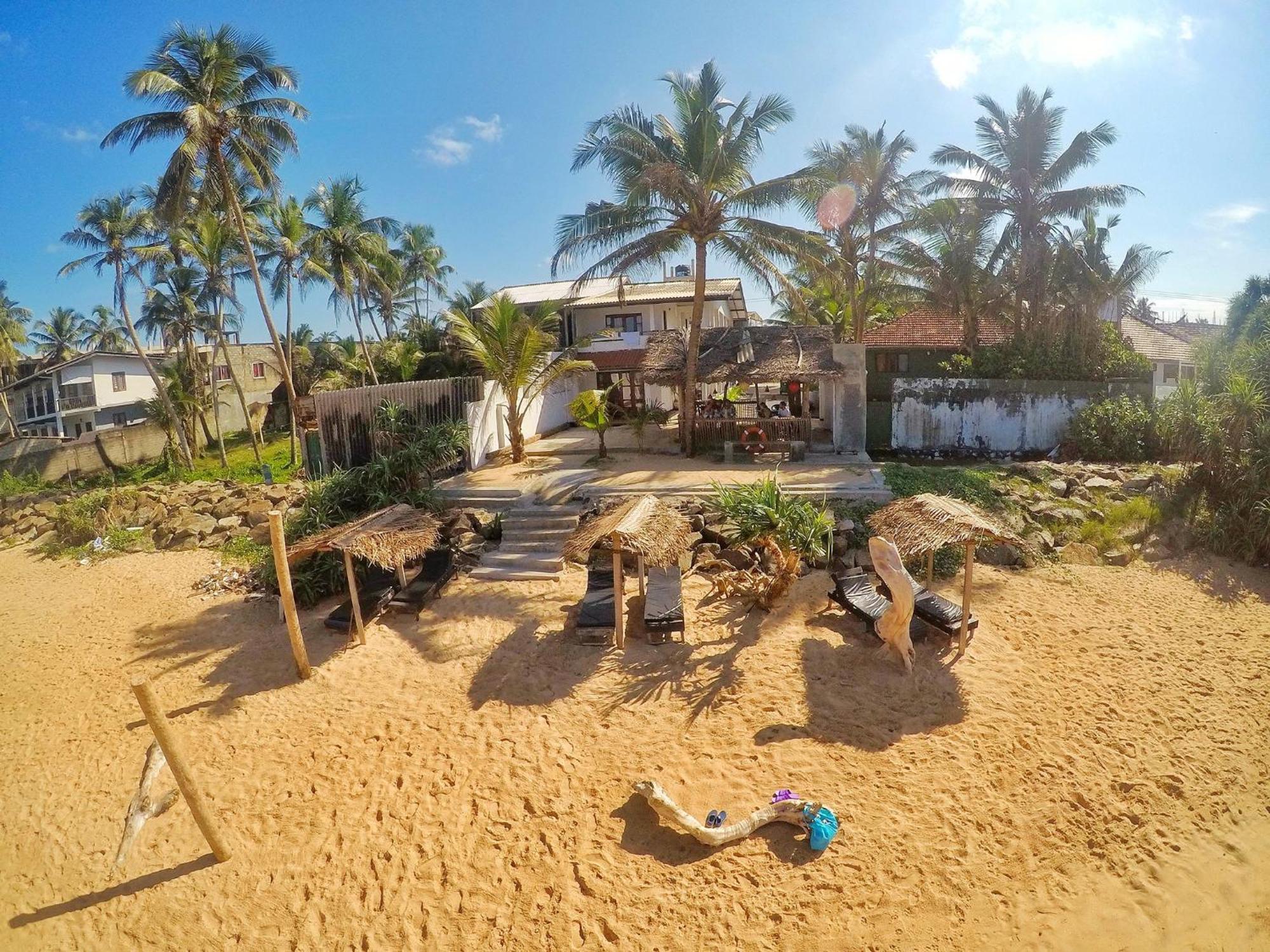 Sailors' Bay Bed & Breakfast Hikkaduwa Bagian luar foto