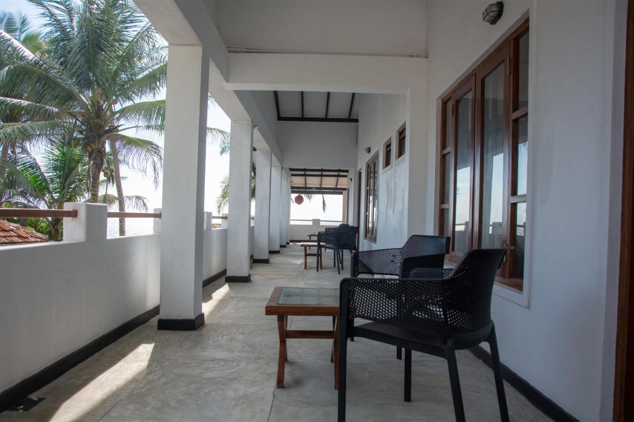 Sailors' Bay Bed & Breakfast Hikkaduwa Bagian luar foto