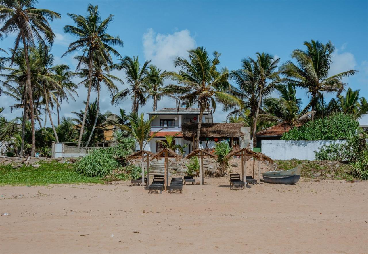 Sailors' Bay Bed & Breakfast Hikkaduwa Bagian luar foto